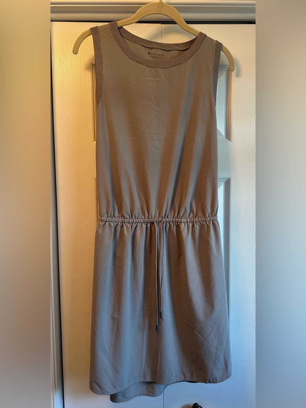 Athleta Rincon Dress, Decadent Tan, with an elasticated waistband size S - Picture 13 of 13